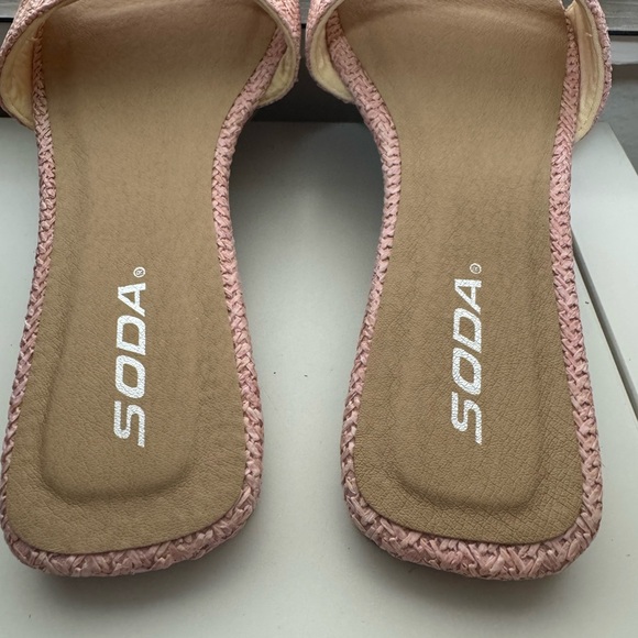NWT SODA PINK RAFIA SLIDES SIZE 7 - Picture 13 of 17